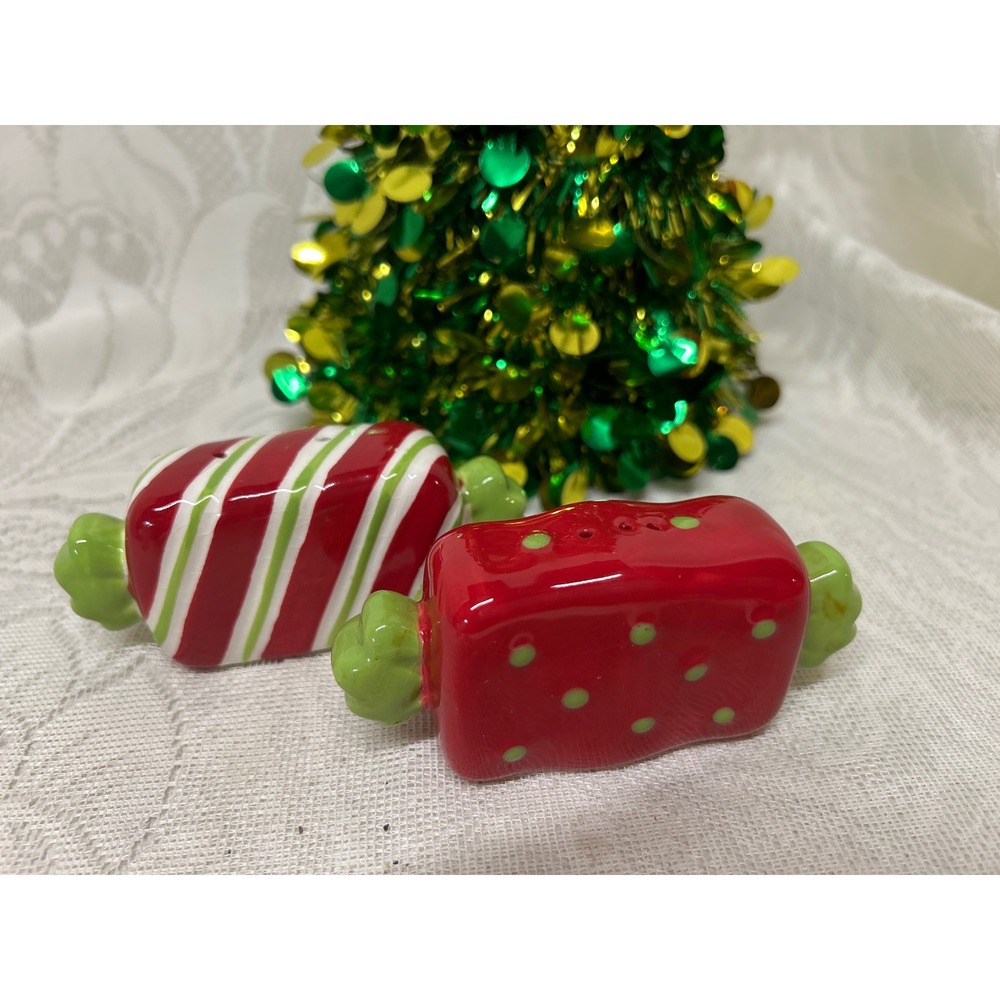 Vintage‎ Ceramic Candy Shape Salt Pepper Shakers Red White Green Set